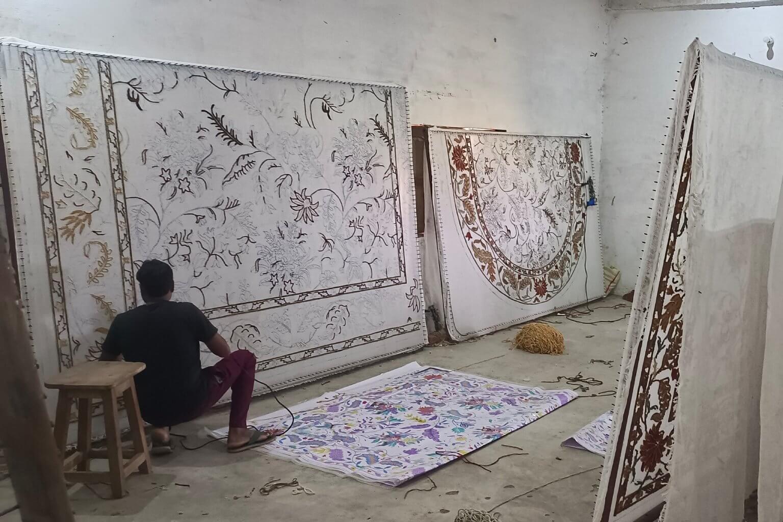 Hand knotted carpet